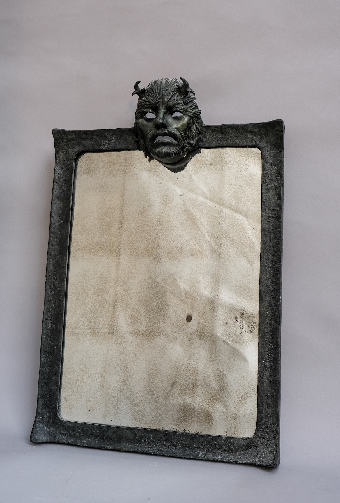 Miroir à la tête de Pan